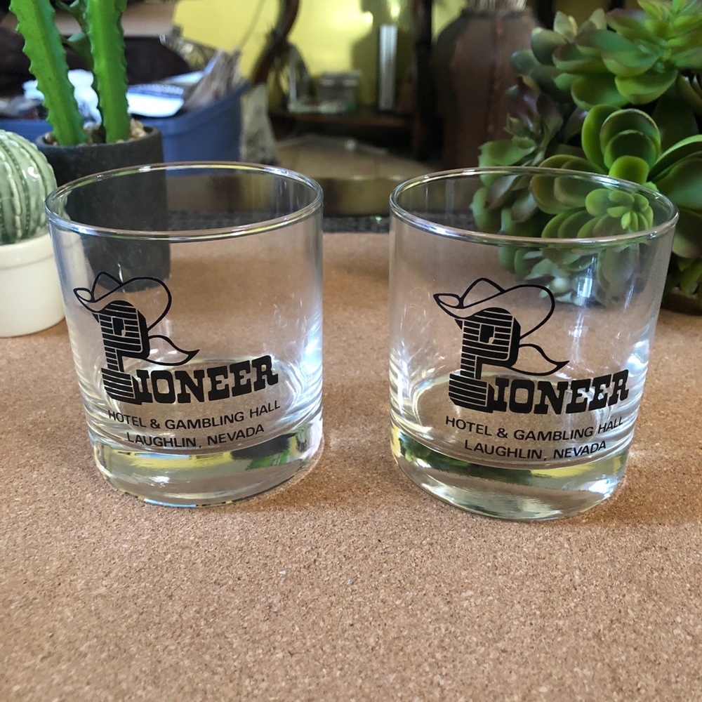 Vintage Laughlin Nevada Pioneer Whiskey Glass Set - Picture 5 of 5